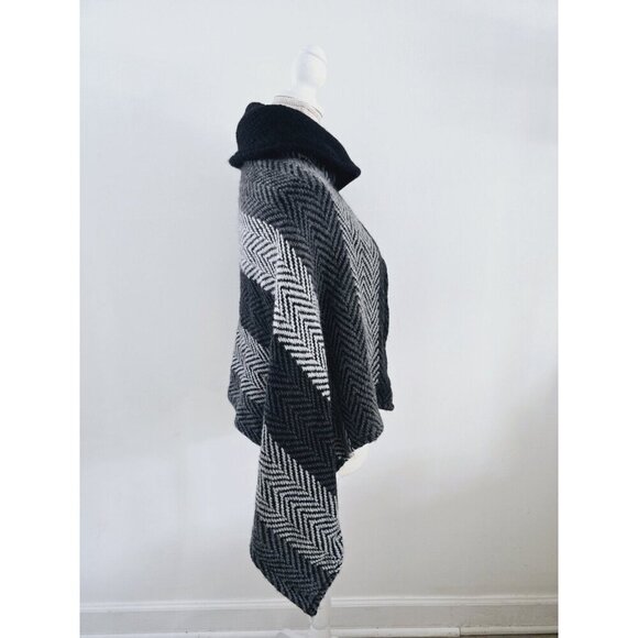 John Branigan Weavers Ireland Wool Herringbone Shawl Poncho Cape Capelet OS S - Picture 3 of 8